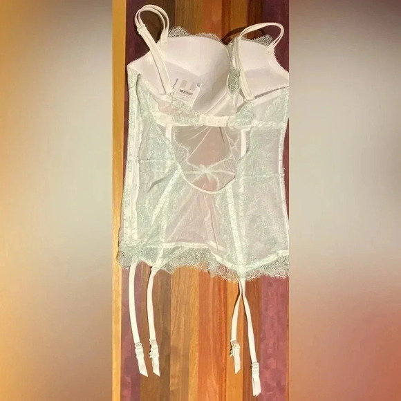 Victoria’s Secret “I Do” White Bridal line corset, NWT, 36D - Picture 4 of 6